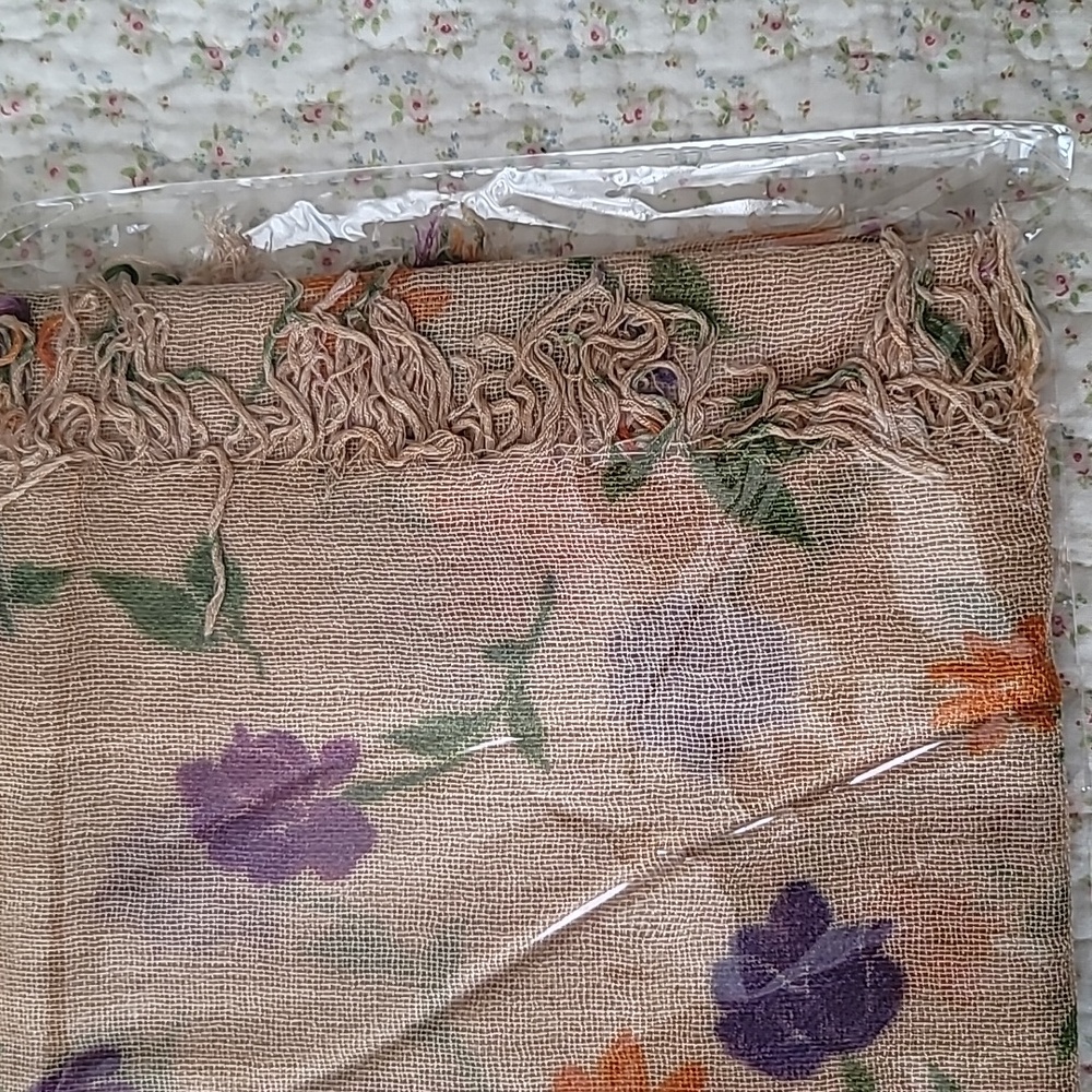 Chan Luu Cashmere And Silk Scarf Valentina Floral New Never Opened - Picture 4 of 5